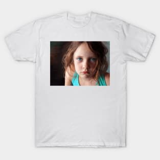 The day she was sick and didn't want to smile T-Shirt